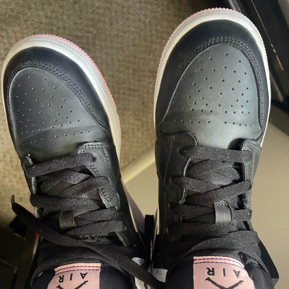 Jordan 1’s - Picture 7 of 9